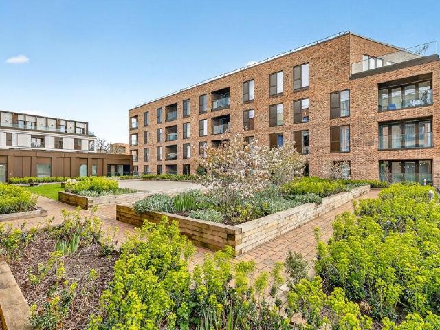 Flat for sale in Ashley Park, Surrey