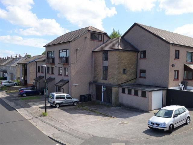 Flat for sale in Bulk, Bare