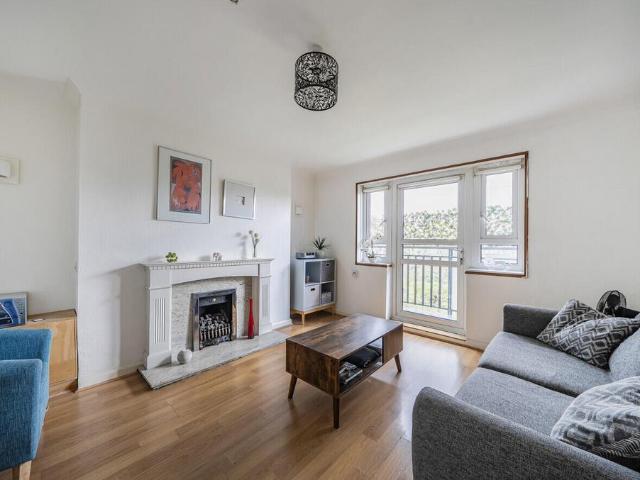 Flat for sale in West Kensington, Greater London