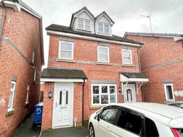 Flat for sale in Bedford, Wigan
