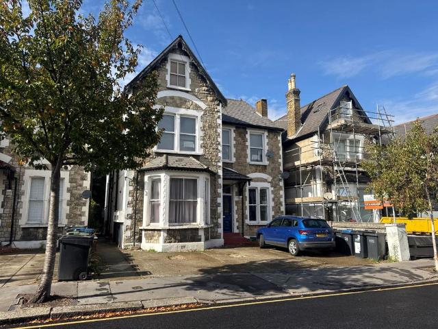 Flat for sale in London Borough of Croydon, Greater London