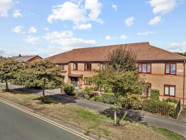 Flat for sale in Grappenhall, Warrington