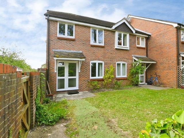 Flat for sale in Littlecote, West Sussex