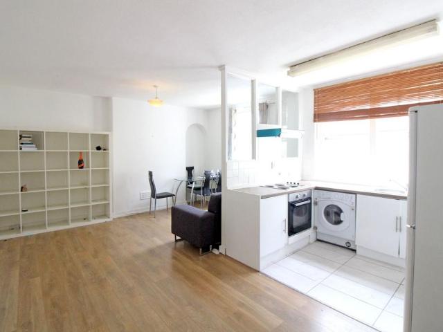 Flat for sale in King's Cross, Greater London