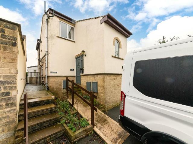 Flat for sale in Holme Valley, Honley