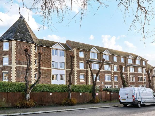 Flat for sale in Upper Sydenham, Greater London
