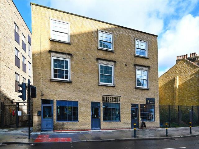 Flat for sale in Greater London