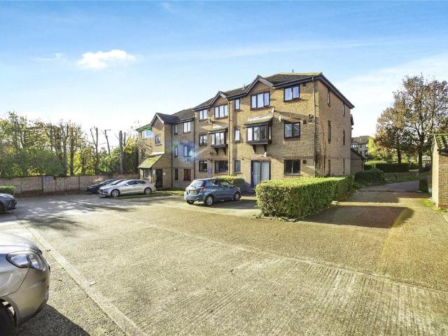 Flat for sale in West Thurrock, Purfleet