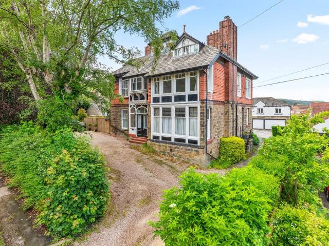 Flat for sale in Ben Rhydding, Bradford