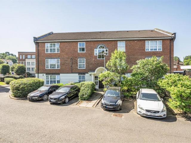 Flat for sale in Mapesbury, Greater London