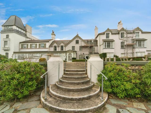 Flat for sale in Conwy, Wales