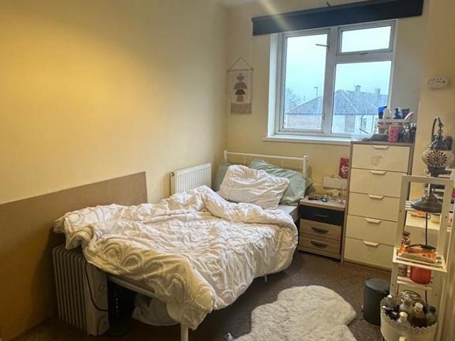Flat for sale in Barking, Thames View