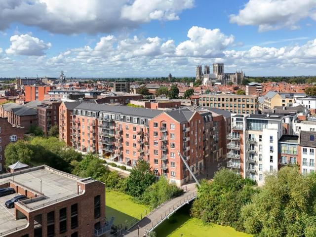 Flat for sale in High Field, York