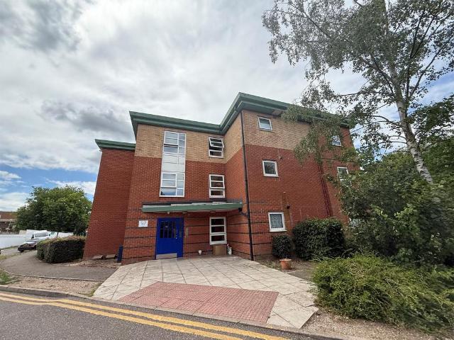 Flat for sale in Latton Bush, Harlow