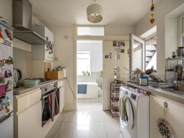 Flat for sale in Forest Gate, Greater London