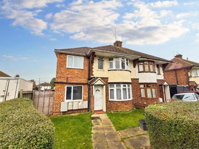 Flat for sale in Marsh Farm, Spring Park