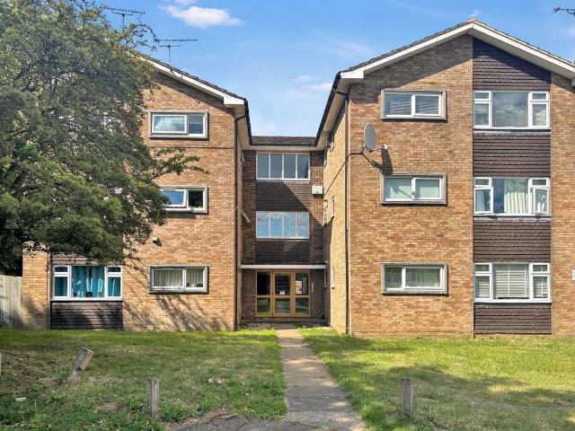 Flat for sale in Bybrook, Ashford