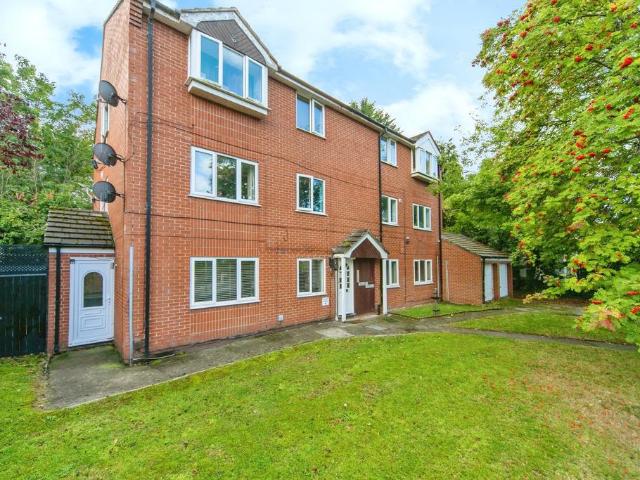 Flat for sale in Claughton, Oxton