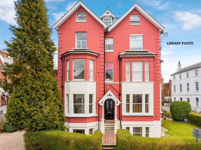 Flat for sale in Broadwater Down, Sandown Park