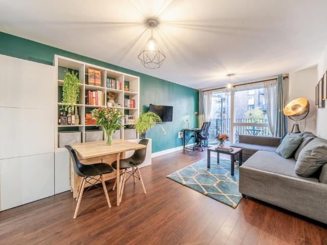 Flat for sale in Brixton, Greater London