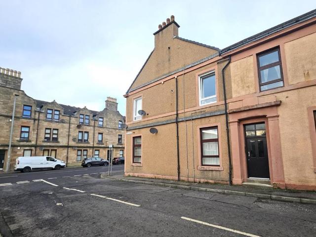 Flat for sale in Ardrossan, Scotland