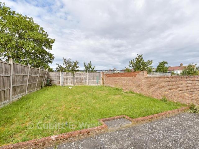 Flat for sale in London Borough of Croydon, Greater London
