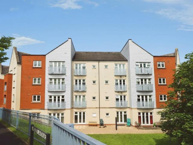 Flat for sale in Siston, South Gloucestershire