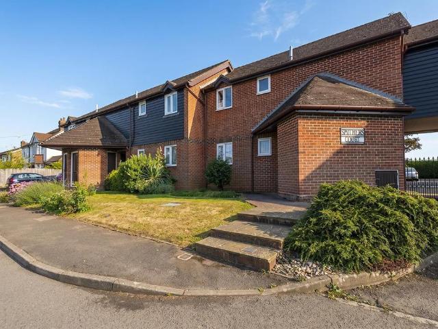 Flat for sale in Bourne Vale, Kent