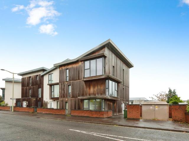 Flat for sale in Priest Down, Hampshire