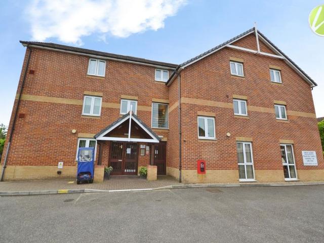 Flat for sale in Stanford-le-hope, Isle Of Man