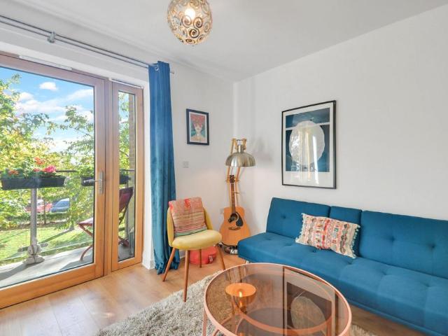 Flat for sale in College Park, Greater London