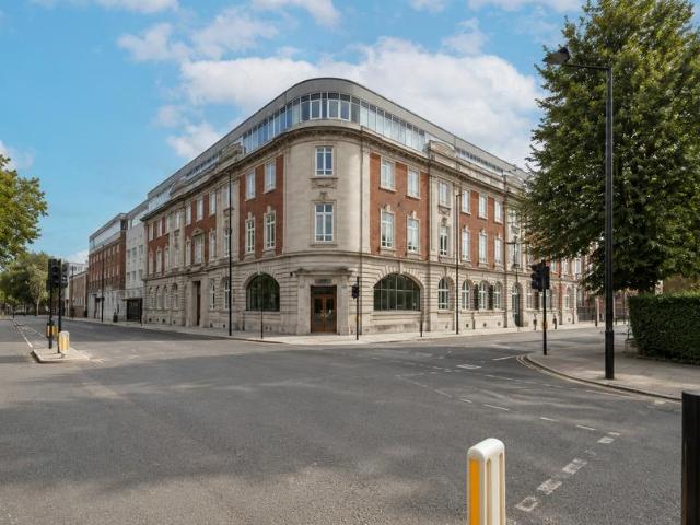 Flat for sale in West Ham, Greater London