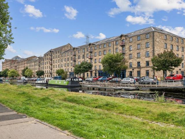 Flat for sale in Rockvilla, Scotland