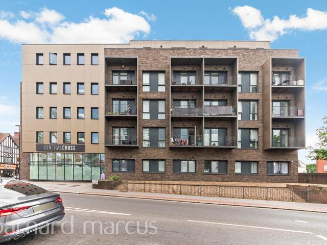 Flat for sale in London Borough of Croydon, Greater London
