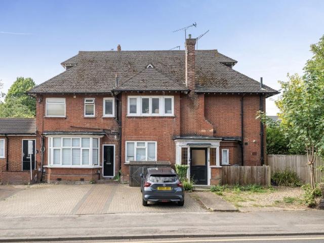 Flat for sale in North Watford