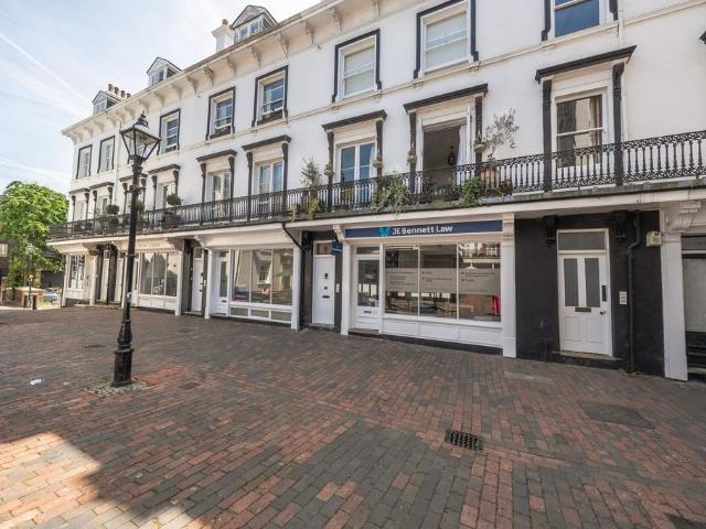 Flat for sale in Broadwater Down, Sandown Park