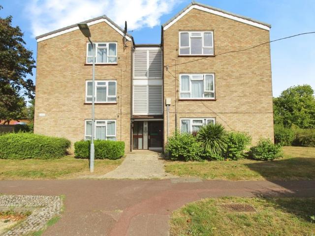 Flat for sale in North Shoebury, Alton Barnes