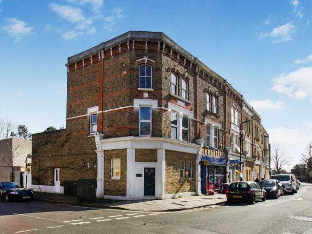 Flat for sale in Clapton, Lower Clapton