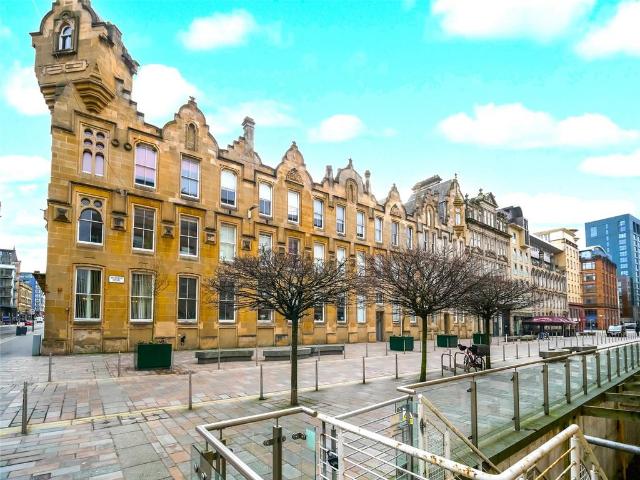 Flat for sale in Merchant City, Scotland