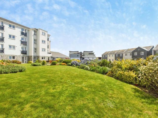 Flat for sale in Newquay, Cornwall