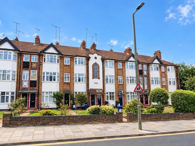 Flat for sale in London Borough of Barnet, Greater London
