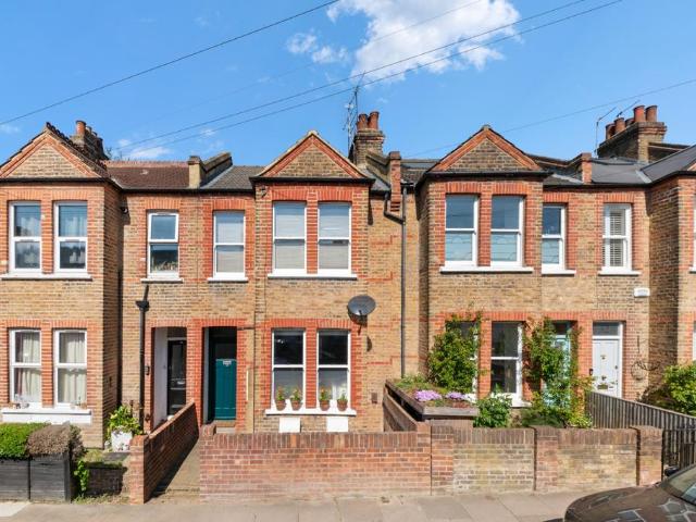 Flat for sale in London Borough of Ealing, Hanwell
