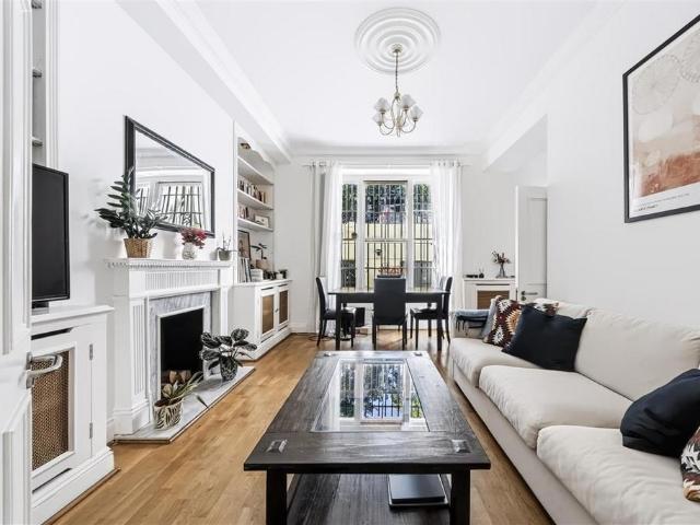 Flat for sale in City of Westminster, Greater London