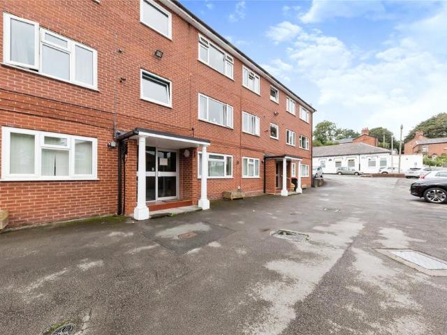 Flat for sale in Castle, Leftwich