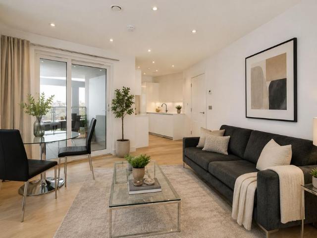 Flat for sale in Hoxton, Greater London