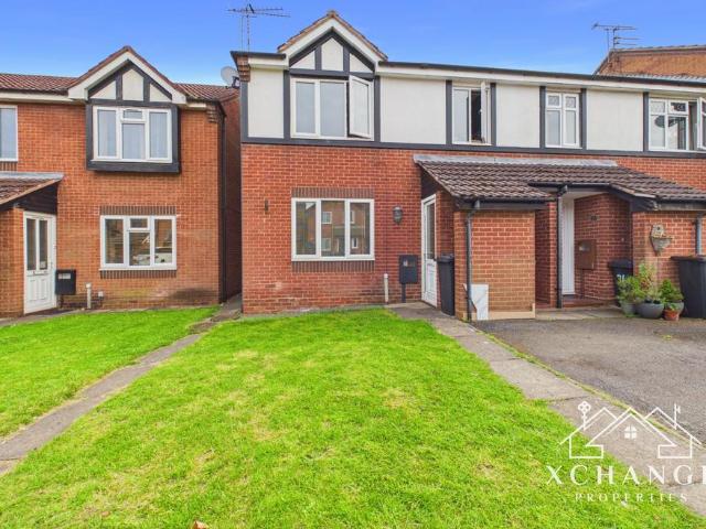 Flat for sale in Chilvers Coton, Camp Hill