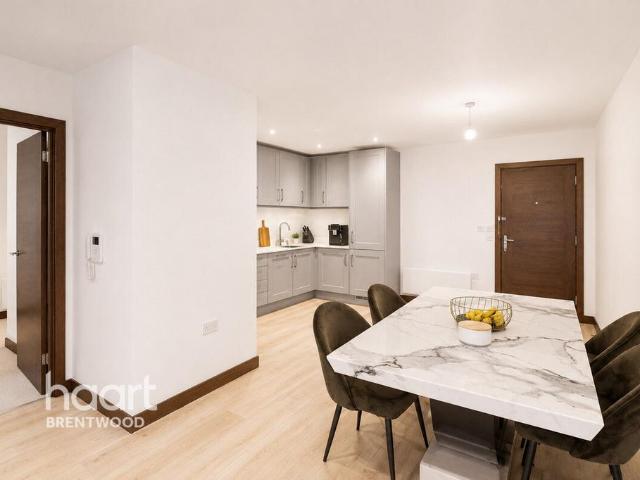 Flat for sale in Navestock Side, Essex