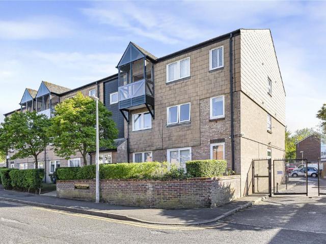 Flat for sale in Swanley, The Butts