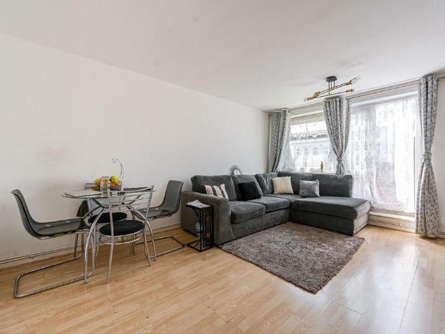 Flat for sale in Glyndon, Plumstead