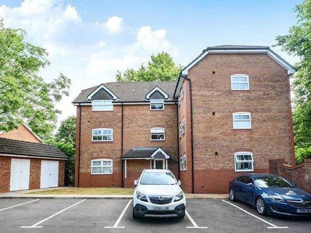 Flat for sale in Lordshill, City Of Southampton